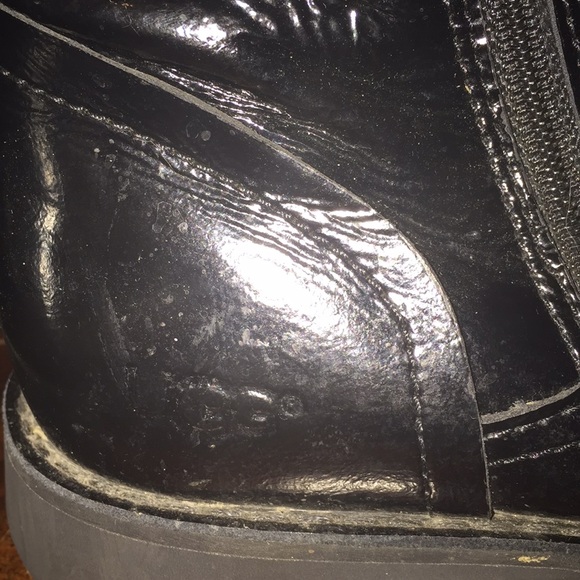 Black Ugg Rainboots - Picture 5 of 6